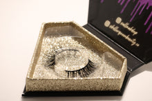 Load image into Gallery viewer, &quot;She&#39;s So Lucky&quot; Lashes
